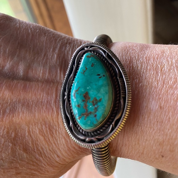 Artie Yellowhorse silver & turquoise bracelet - Picture 6 of 7